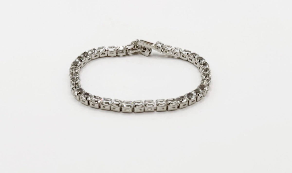 Tennis bracelet