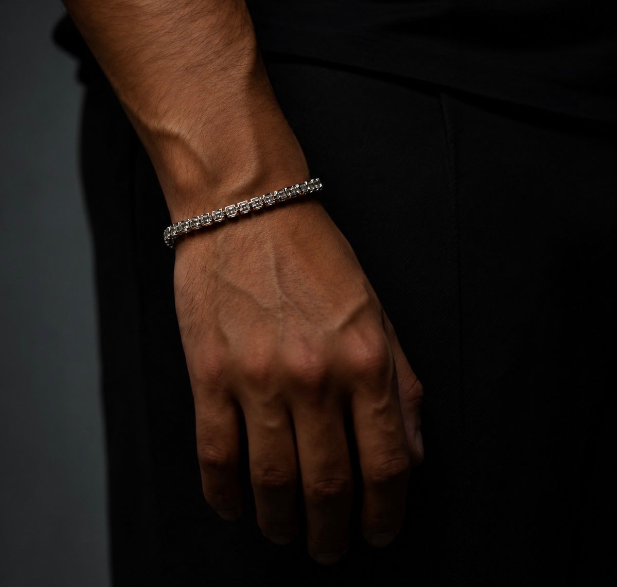 Tennis bracelet