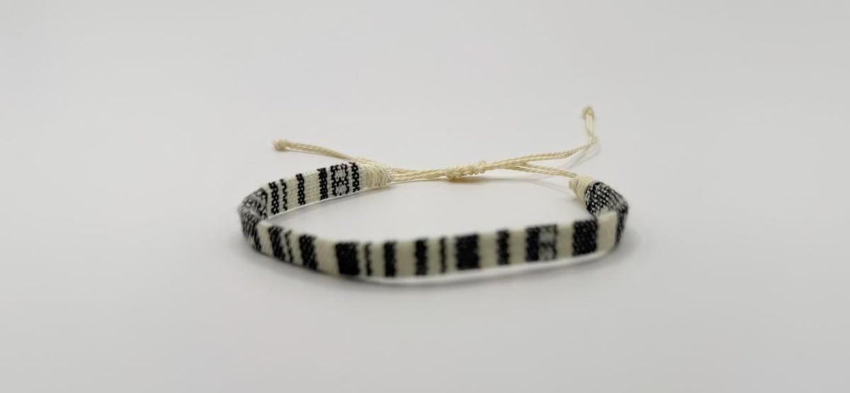 surfer bracelet white and black